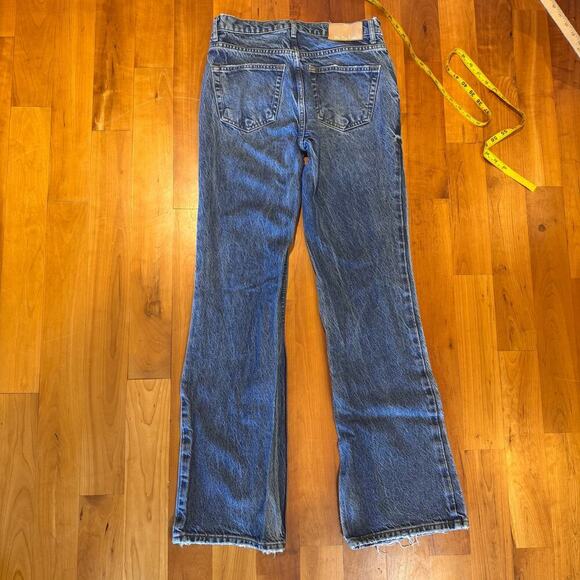 We the free Flared Jeans sz 26 like new blue relaxed jean - Picture 3 of 10